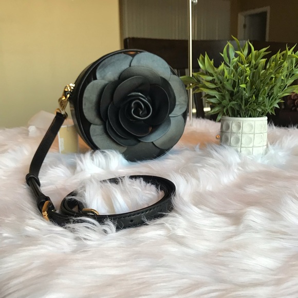 Sale ❗️Michael Kors vivianne flower Crossbody Bag - Picture 2 of 8